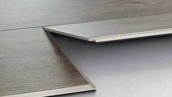 Juntas de expansión entre paneles de suelo SPC